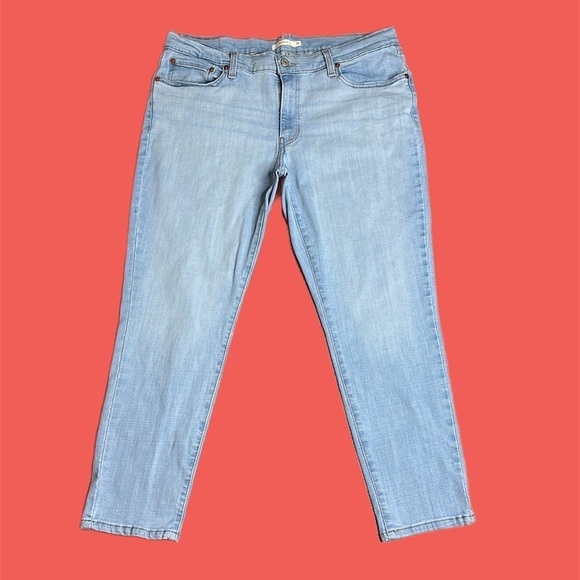 Levi’s High Rise Boyfriend Ankle Jeans Light Wash Women’s Sz 33 - Picture 1 of 12